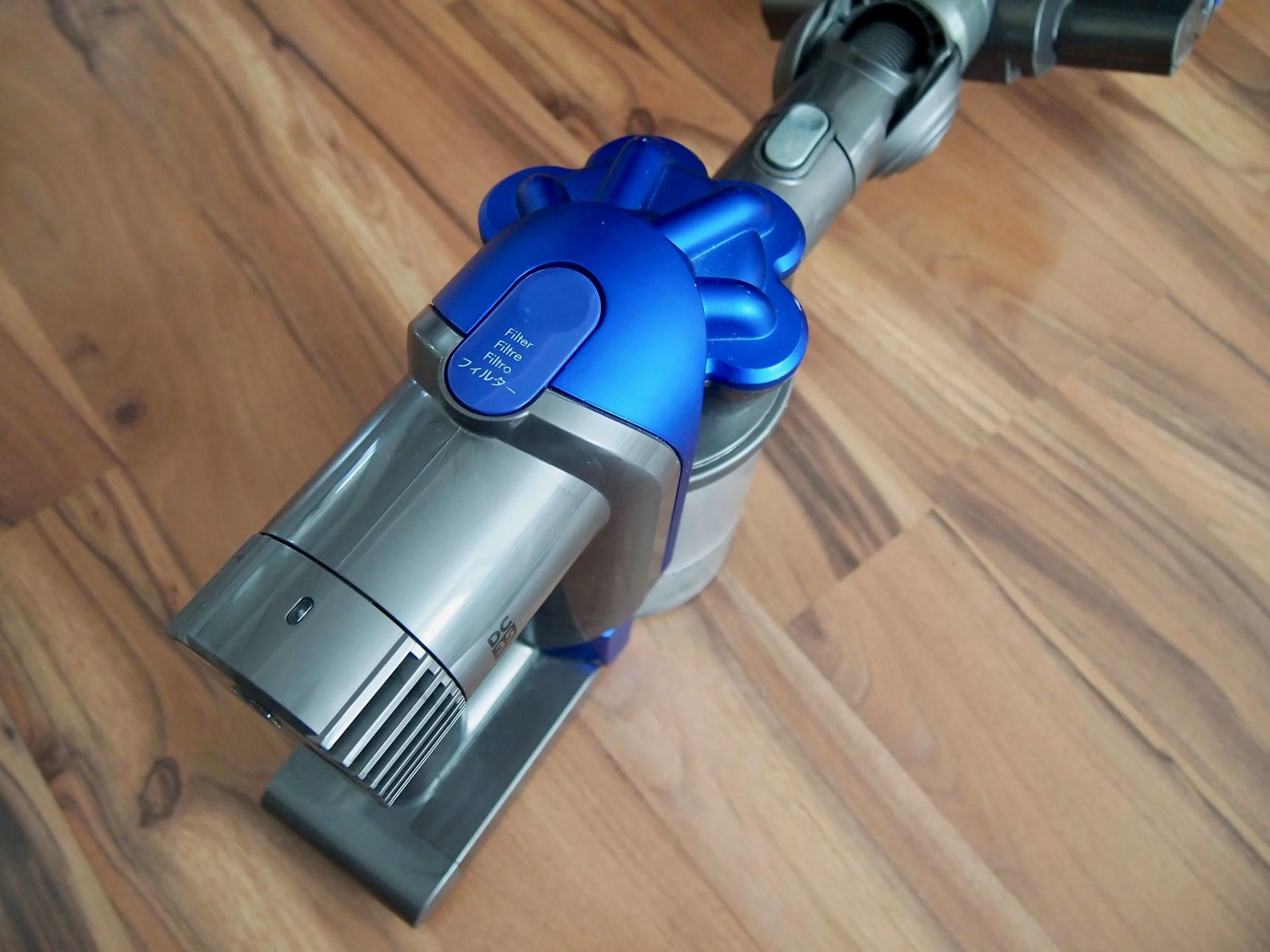 Dyson DC35の分解掃除!フィルターやクリアビンのお手入れ方法と吸引力 Dyson DC35の分解掃除!フィルターやクリアビンのお手入れ方法と吸引力